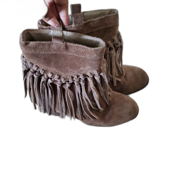 Sbicca Vintage Women's Booties Size 7.5 Tan Suede Fringe Western Ankle Boots - Picture 2 of 10